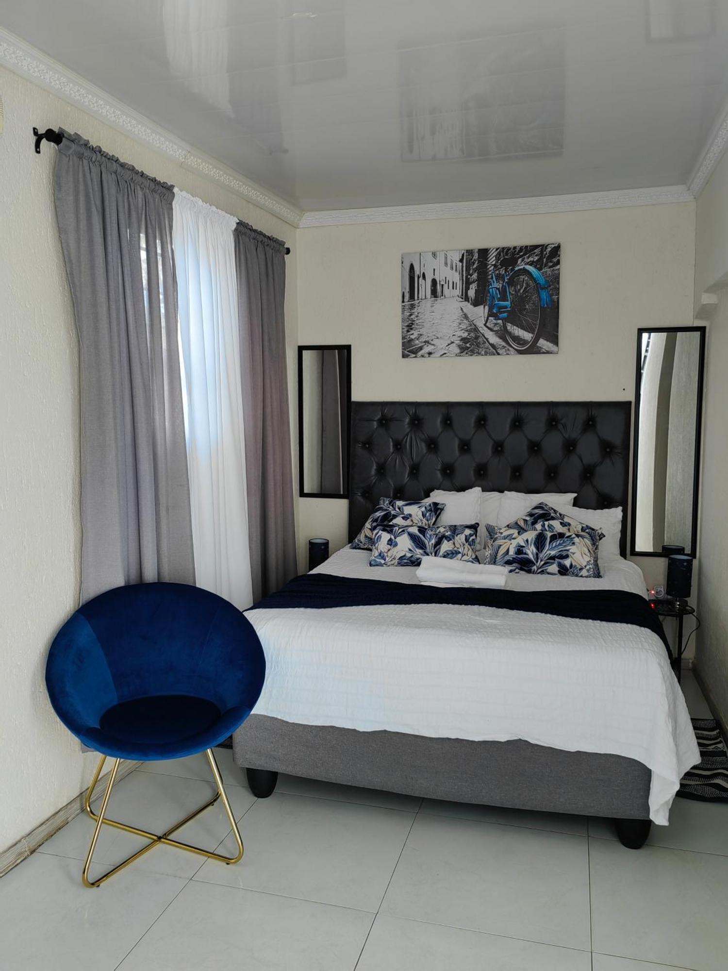 Back Of The Moon Guesthouse Kuruman Bagian luar foto