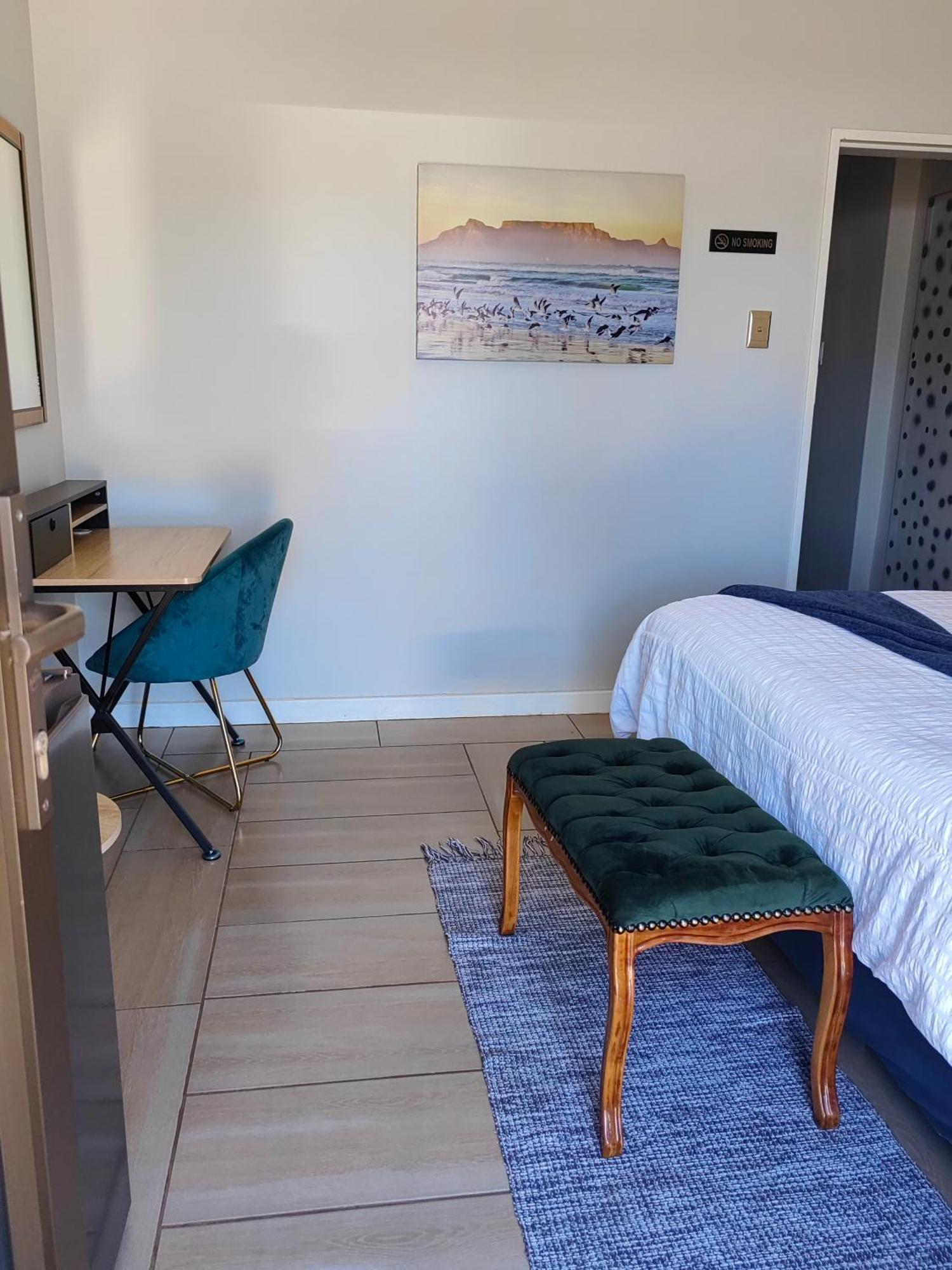 Back Of The Moon Guesthouse Kuruman Bagian luar foto
