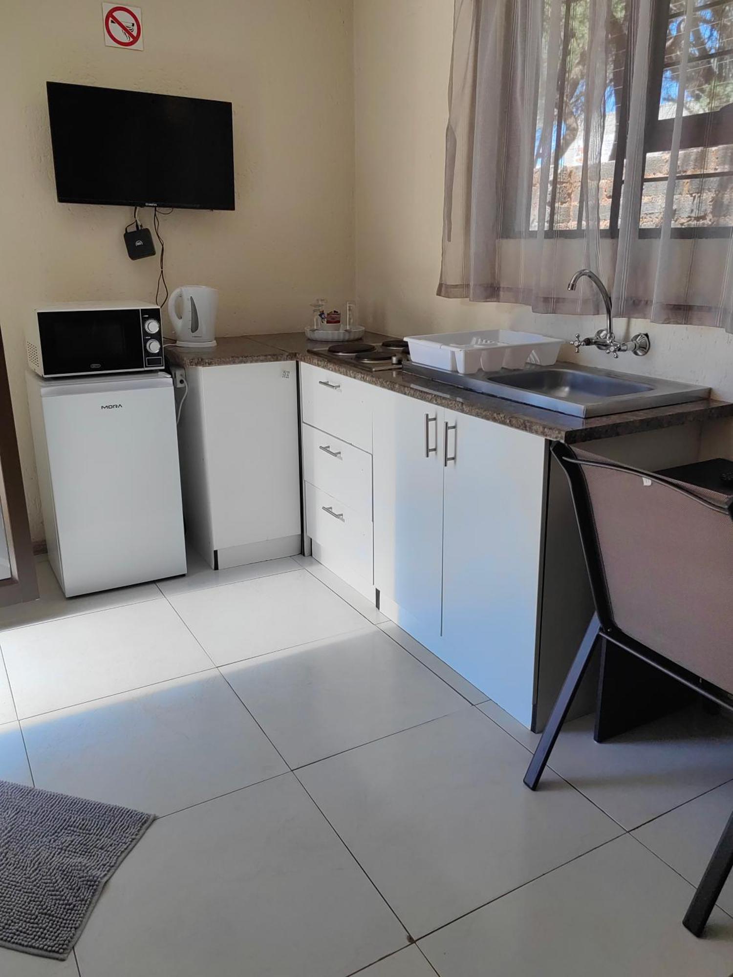 Back Of The Moon Guesthouse Kuruman Bagian luar foto
