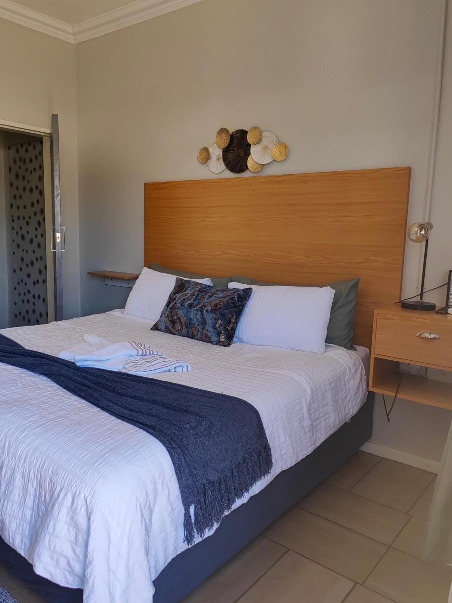 Back Of The Moon Guesthouse Kuruman Bagian luar foto